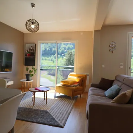 Chaleureux 6 Pers Avec Terrasse Au - Fr-1-858-31