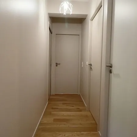 Chaleureux 6 Pers Avec Terrasse Au - Fr-1-858-31